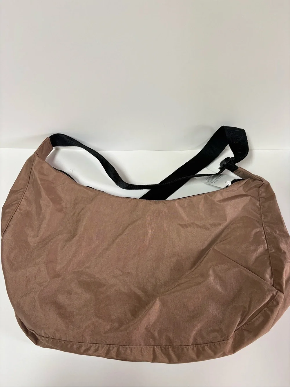 NWT BAGGU Large Crescent Bag - Cocoa